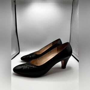 Vintage Salvatore Ferragamo Shoes 10 AA Snake Skin Toe Low Heel Black Leather